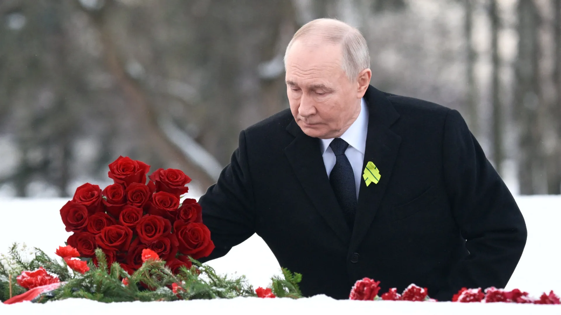 
                    Putin homenageia irmão que morreu durante Cerco a Leninegrado. Há vídeo
                