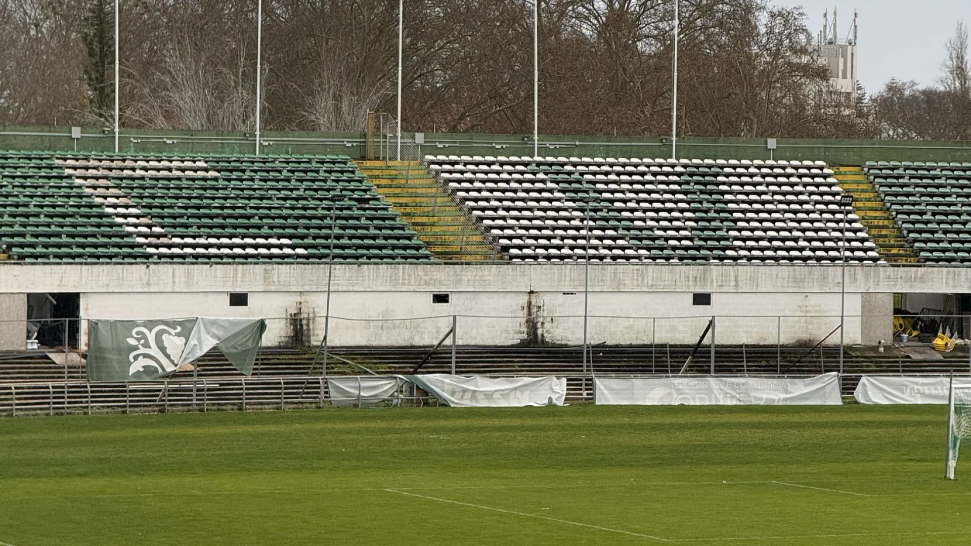 
                    Estádio do Bonfim e pavilhão Antoine Velge afetados pela tempestade
                