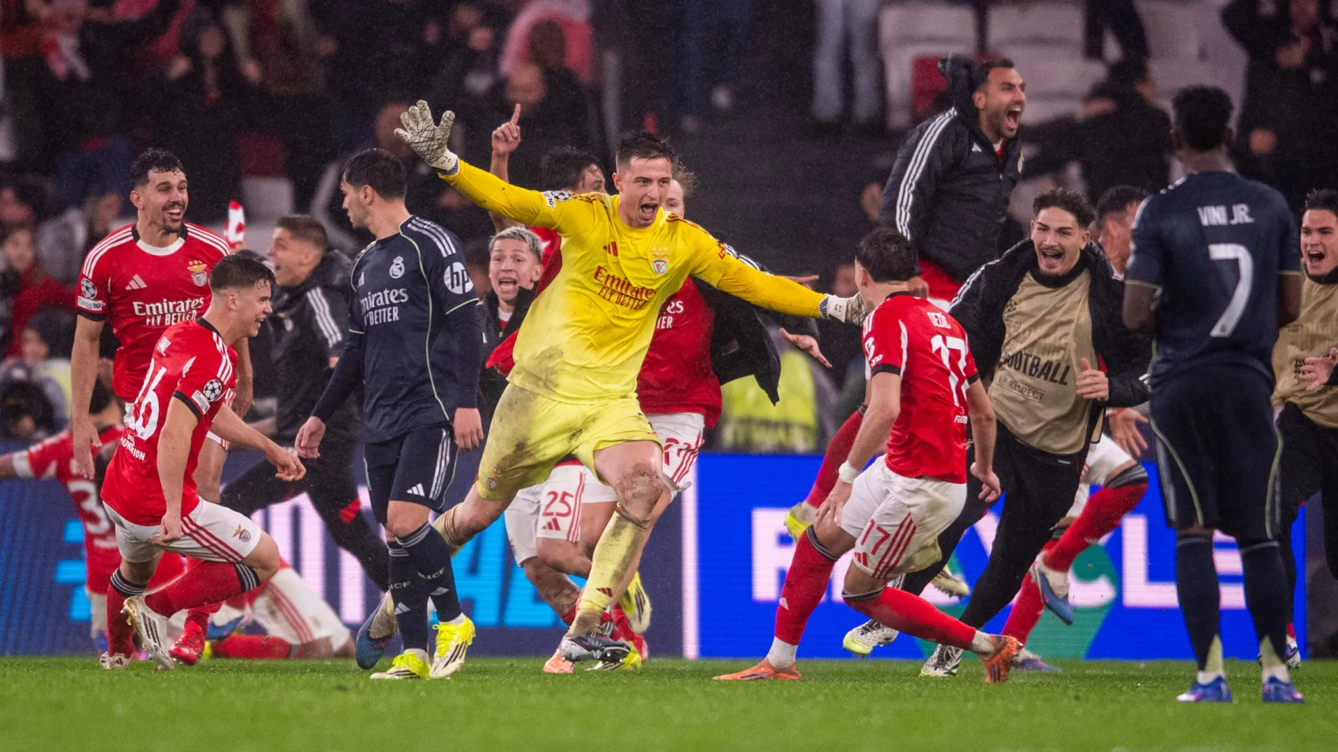 
                    De patinho feio a herói. Trubin virou protagonista improvável no Benfica
                