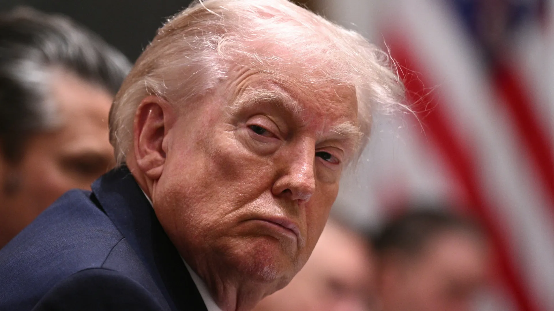 
                    Trump diz que anuncia 