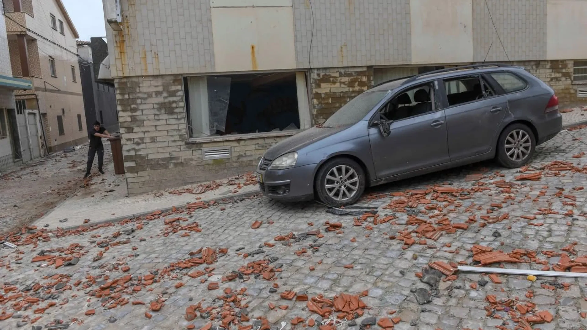
                    Circulação de trânsito restabelecida em duas vias cortadas em Alcochete
                