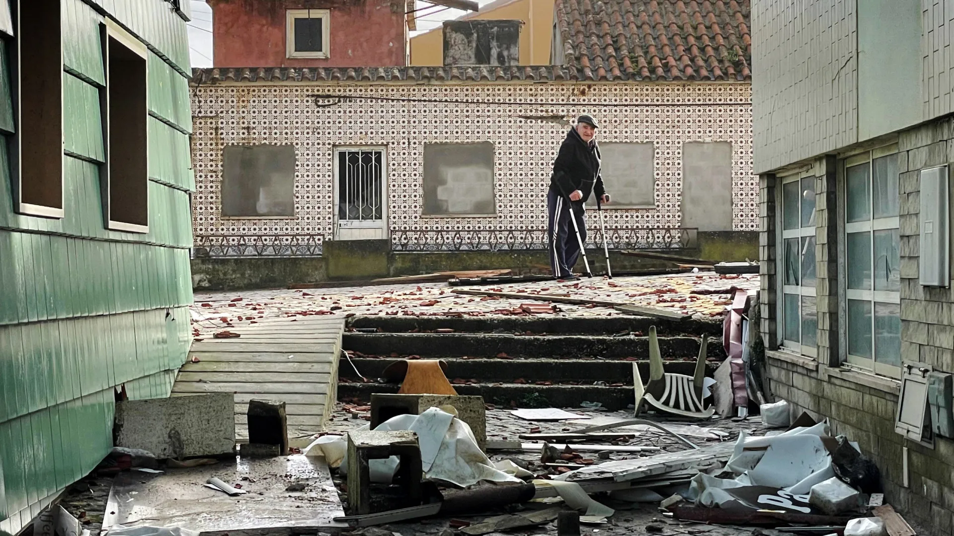 
                    Visita de ministros e comissário europeu não chegou à Praia da Vieira
                