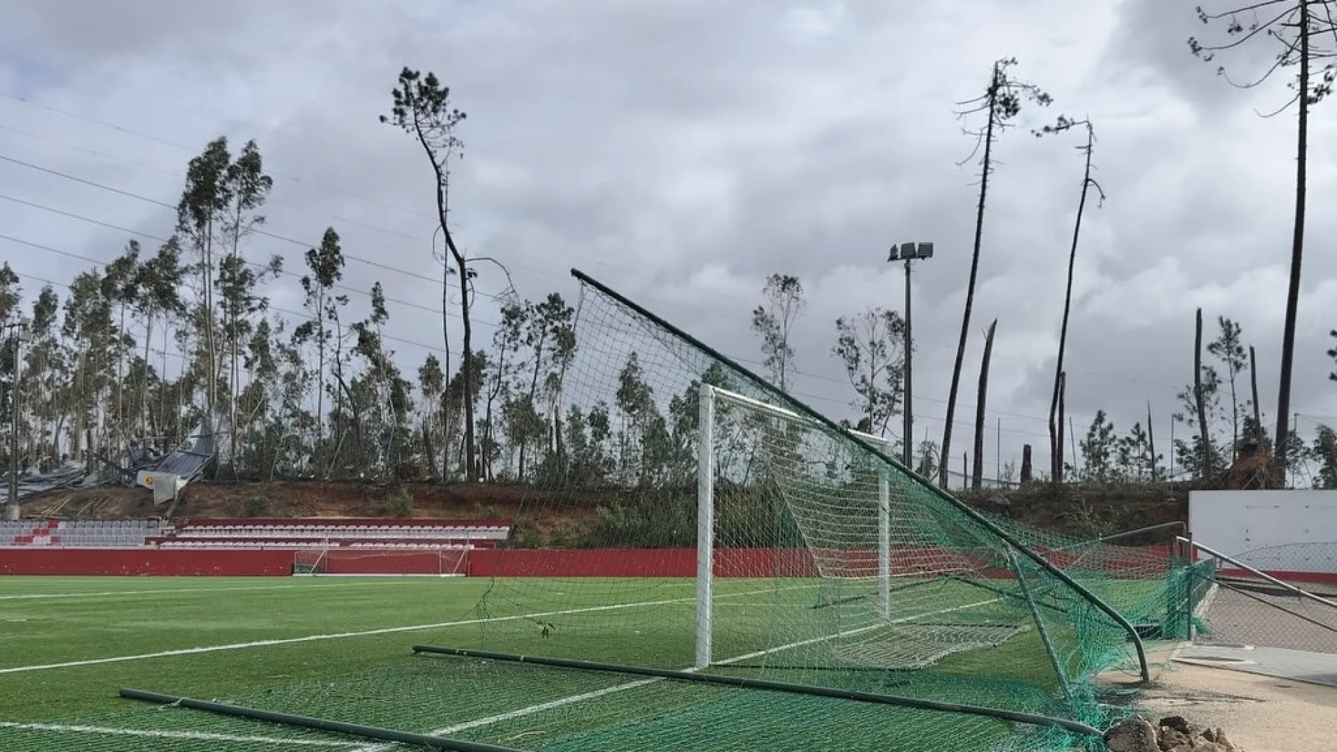 
                    Associação de Futebol de Leiria sem previsão para a retoma
                