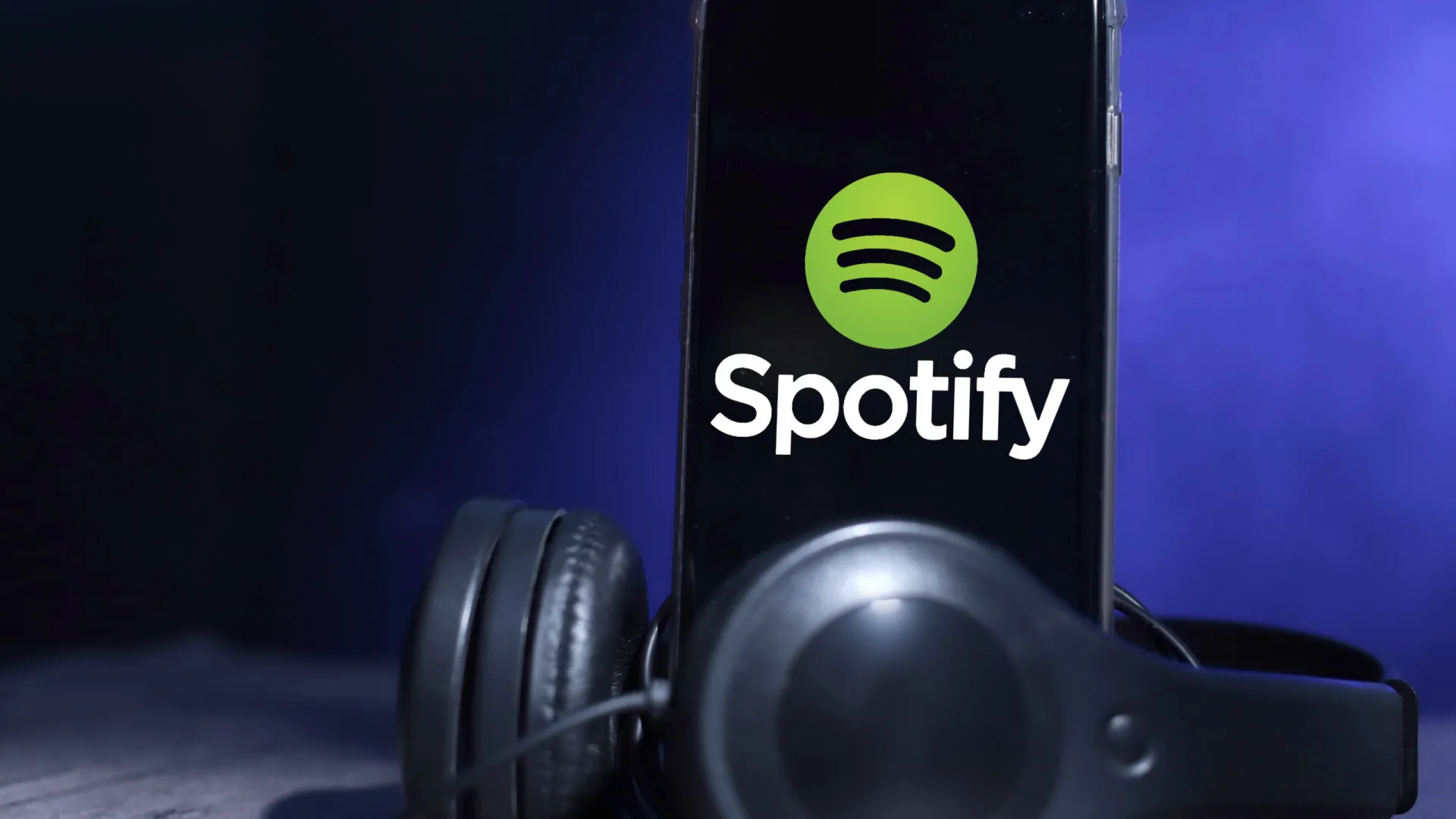 
                    Agora é possível criar grupos de conversa no Spotify
                