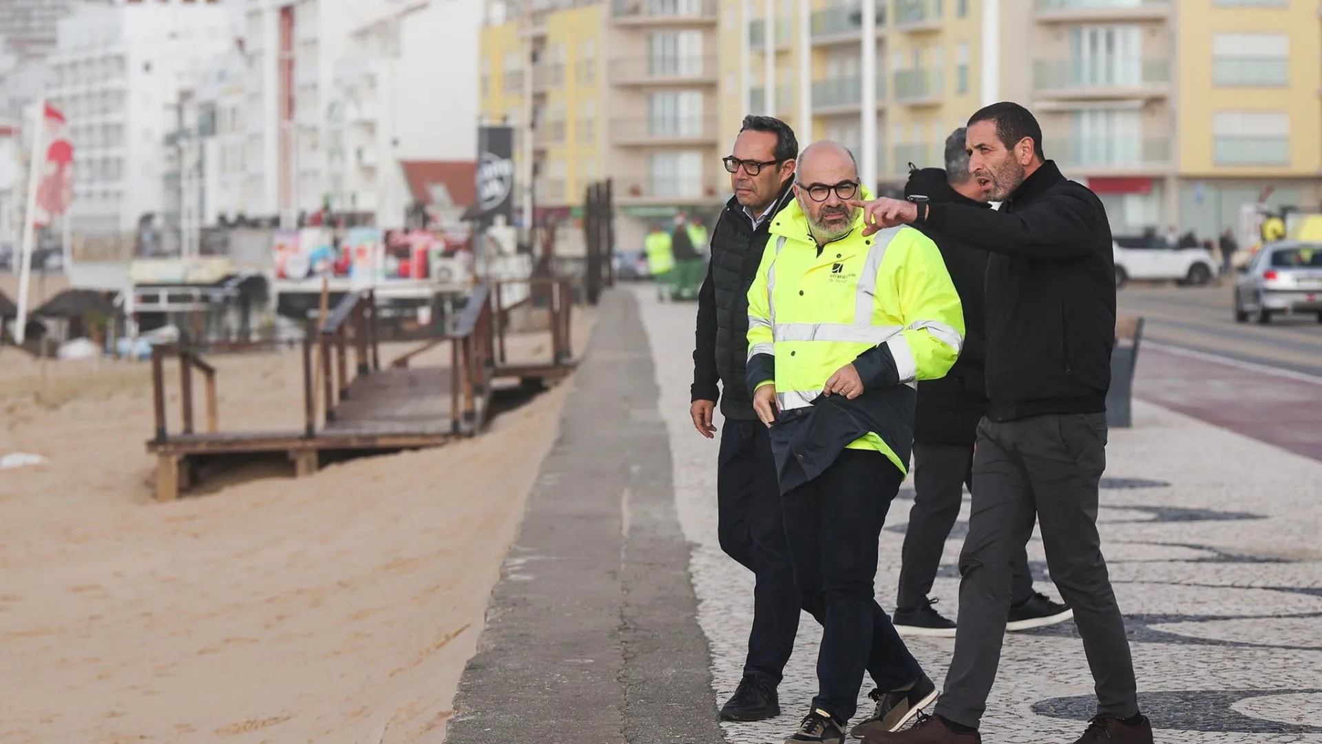 
                    Governo está a avaliar isenção de portagens em zonas afetadas
                