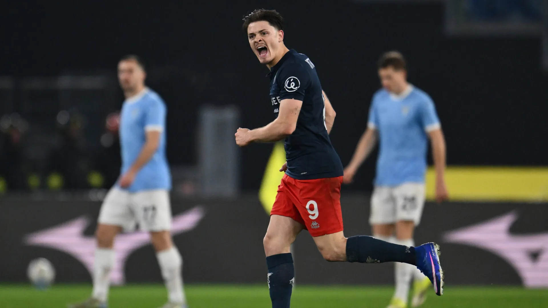 
                    Vitinha marca, mas não evita derrota do Genoa diante da Lazio
                