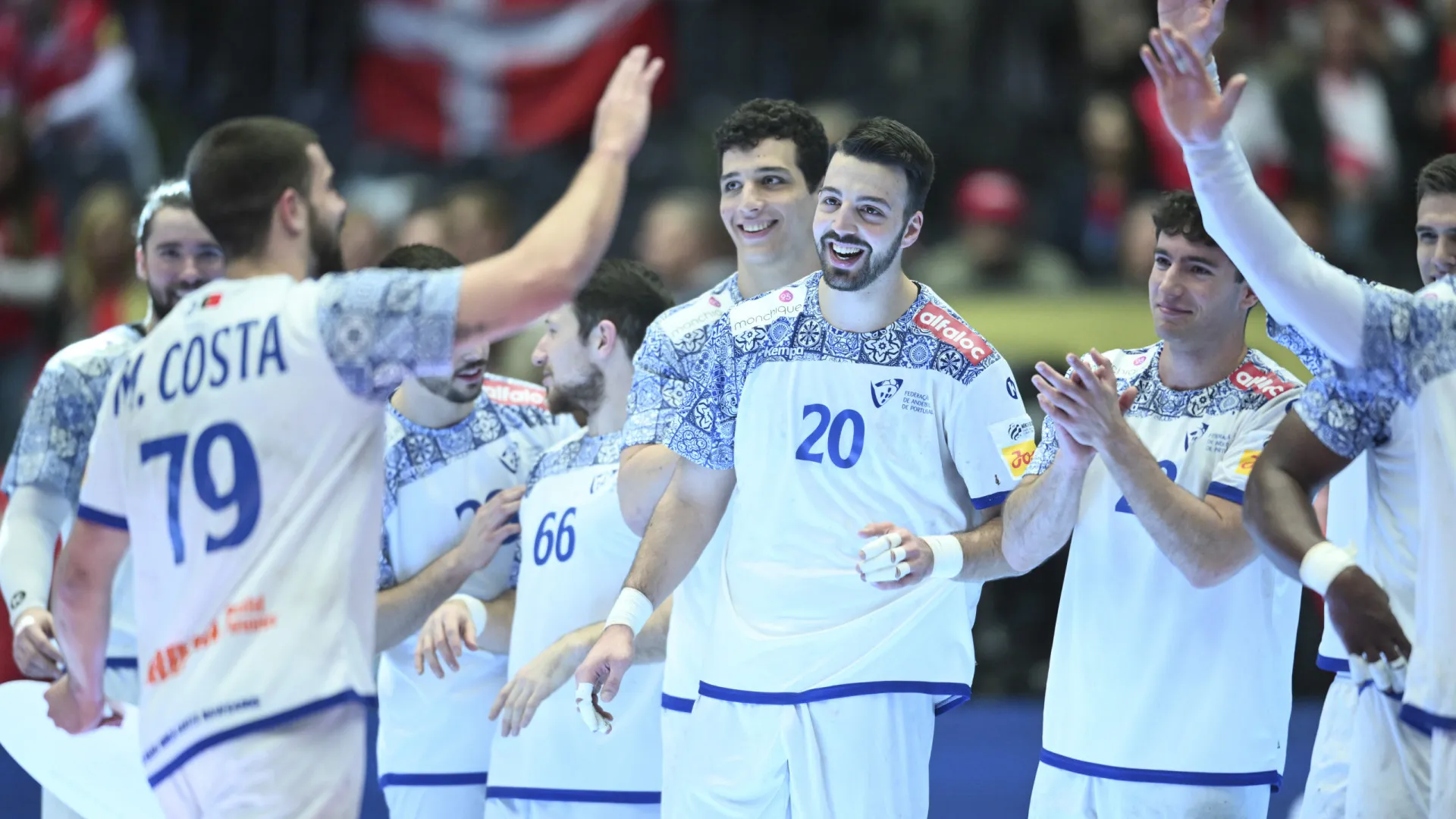 
                    Portugal recebe um grupo da 'main round' do Europeu em 2028
                