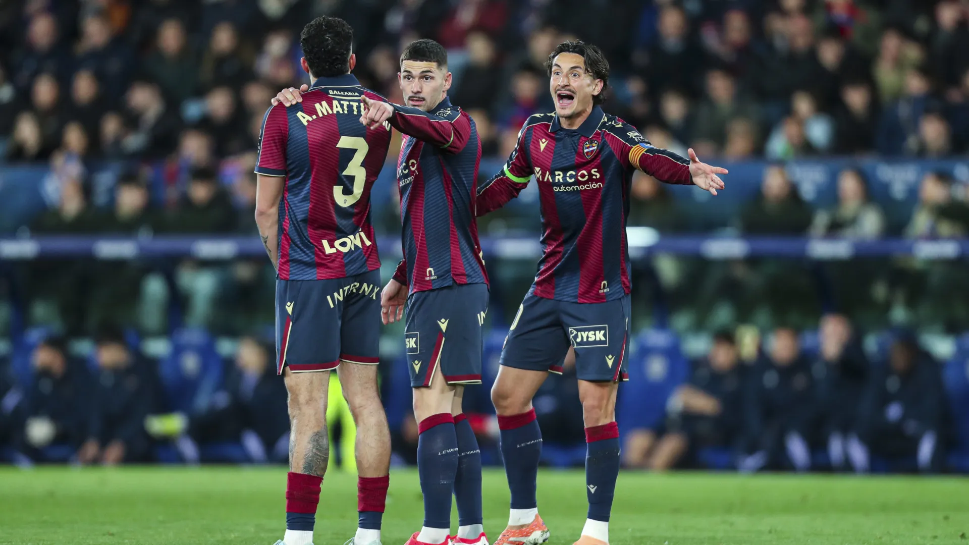 
                    Levante de Luís Castro 'anula' Atlético de Madrid
                