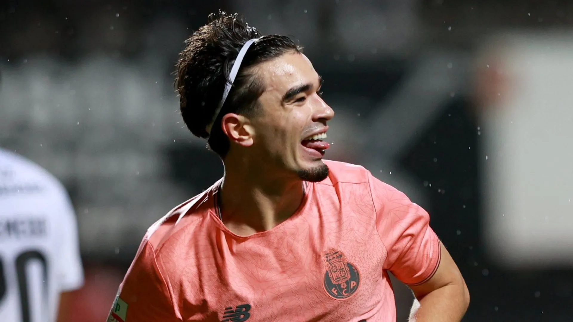 
                    Mateus Mide estreia-se a marcar e dá vitória ao FC Porto B em Faro
                