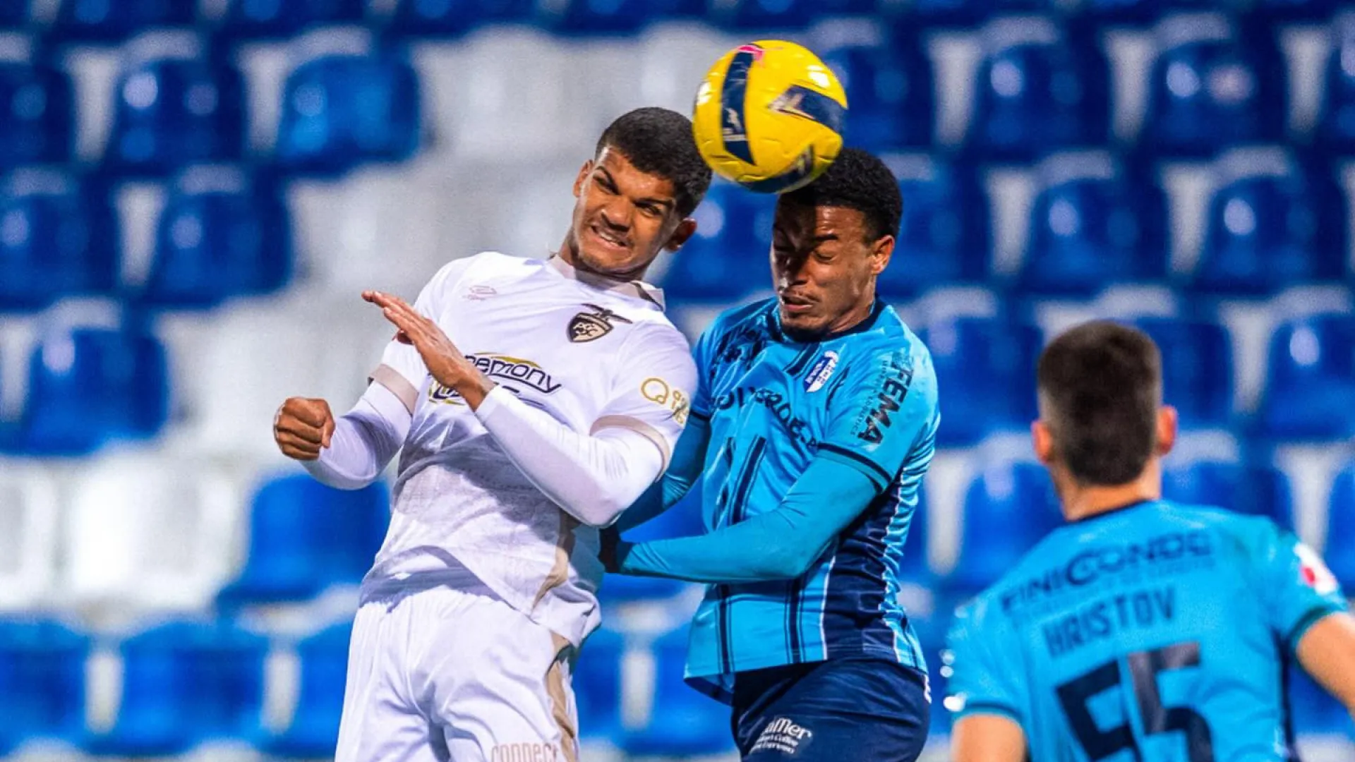 
                    Vizela empata na receção ao Portimonense
                