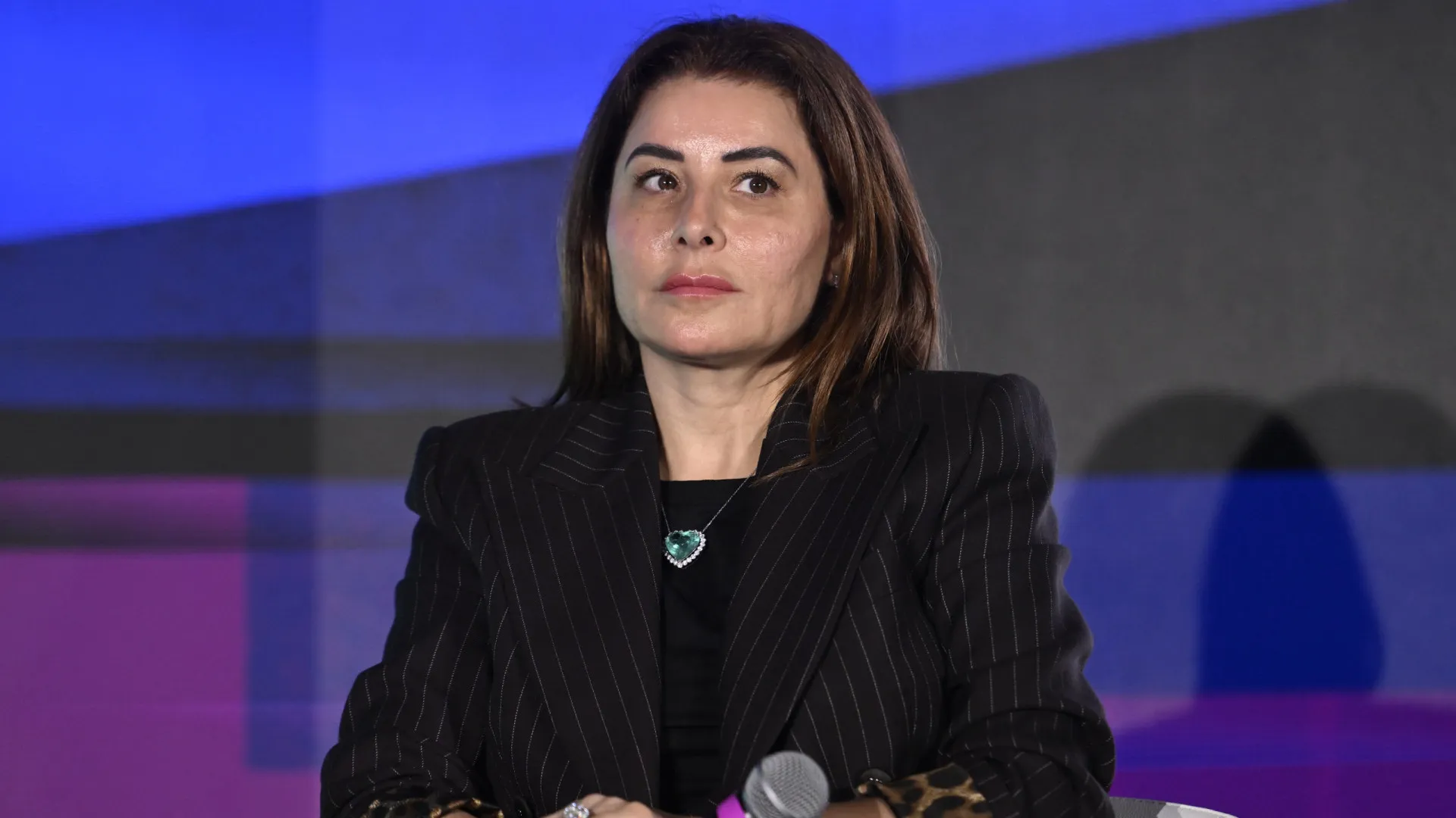 
                    Agente de Haaland abre livro: 