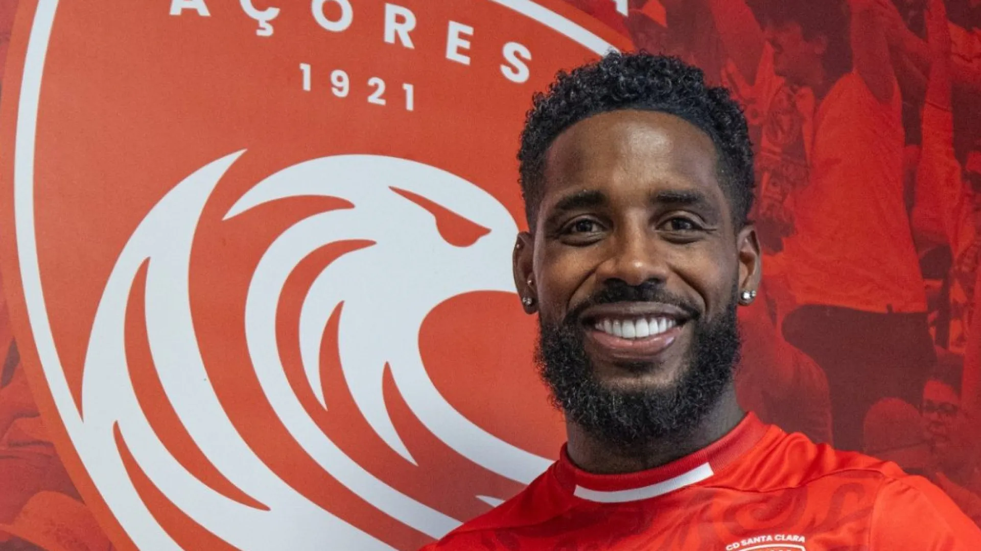 
                    Oficial: Guilherme Romão reforça Santa Clara por empréstimo
                