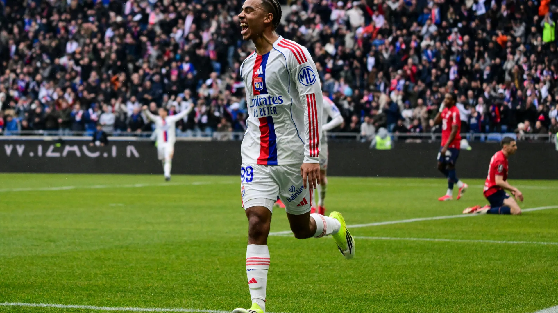 
                    Reforço marca na estreia e Lyon de Paulo Fonseca segue com a corda toda
                