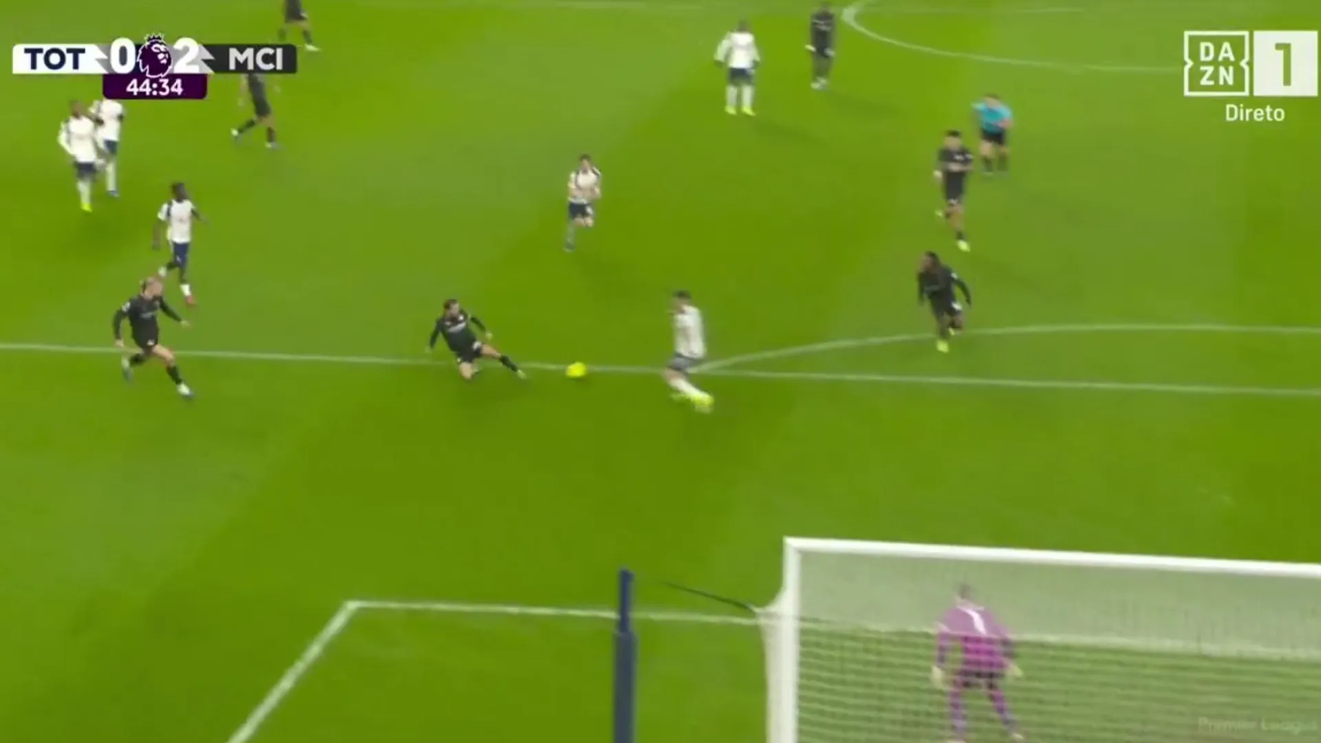 
                    Bernardo Silva assistiu de forma inusitada e Semenyo não perdoou
                