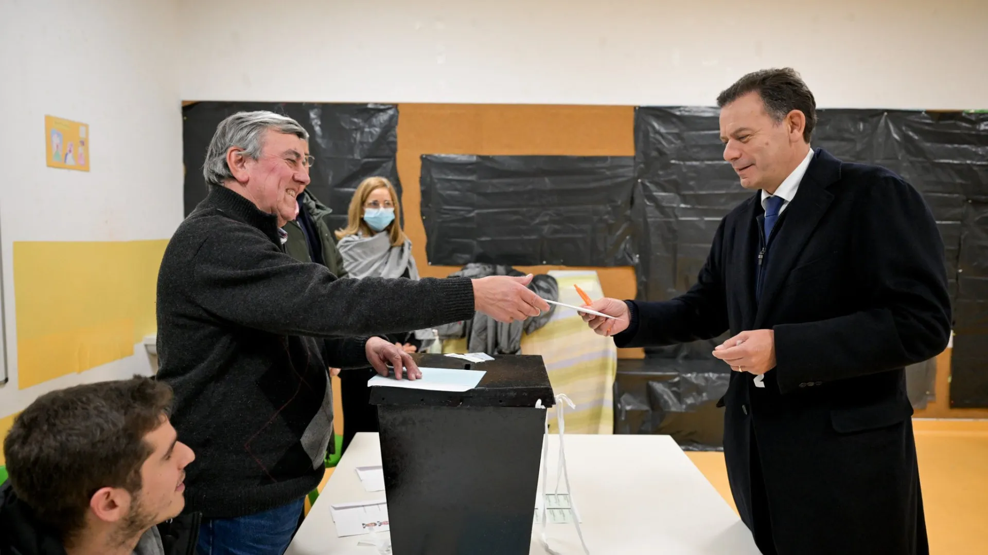 
                    Montenegro votou antecipadamente 