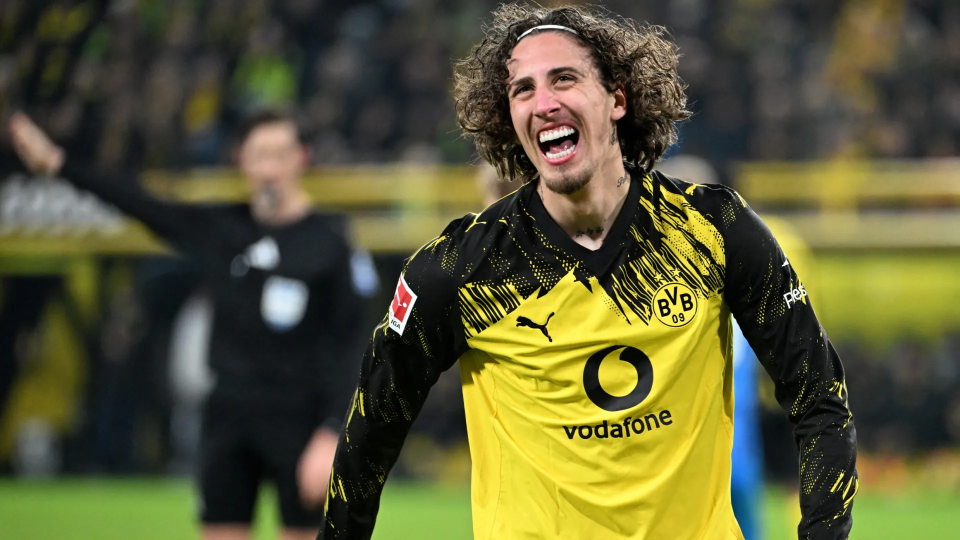 
                    Dortmund consegue a reviravolta e aproxima-se do Bayern na Bundesliga
                