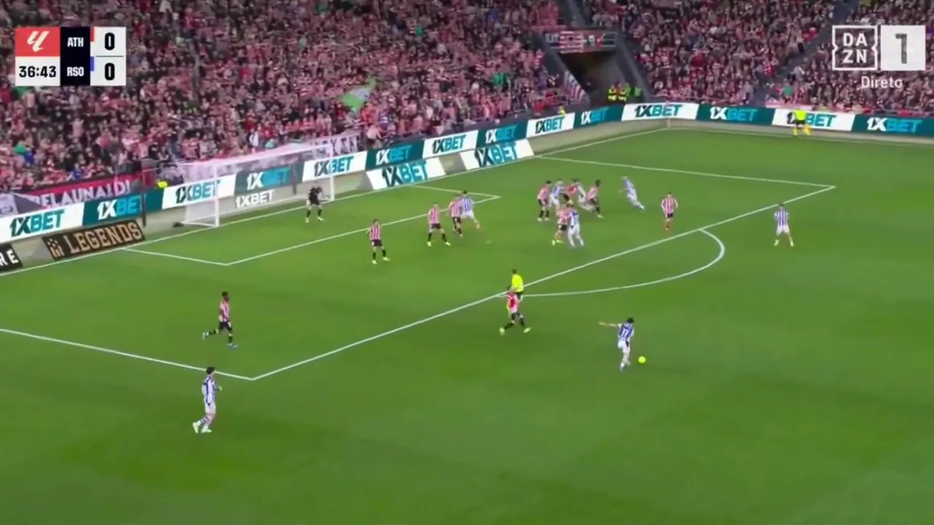 
                    O golo monumental de Gonçalo Guedes no Athletic-Real Sociedad
                