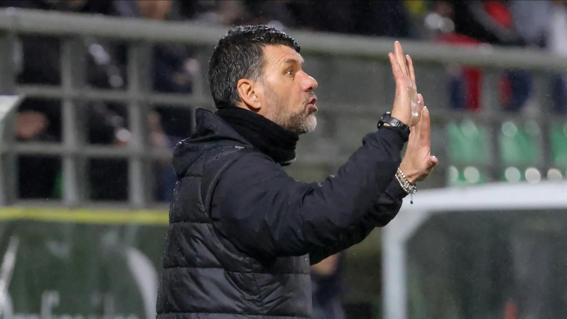 
                    Tondela quer aproveitar 'pontos fracos' do Estoril na visita à Amoreira
                