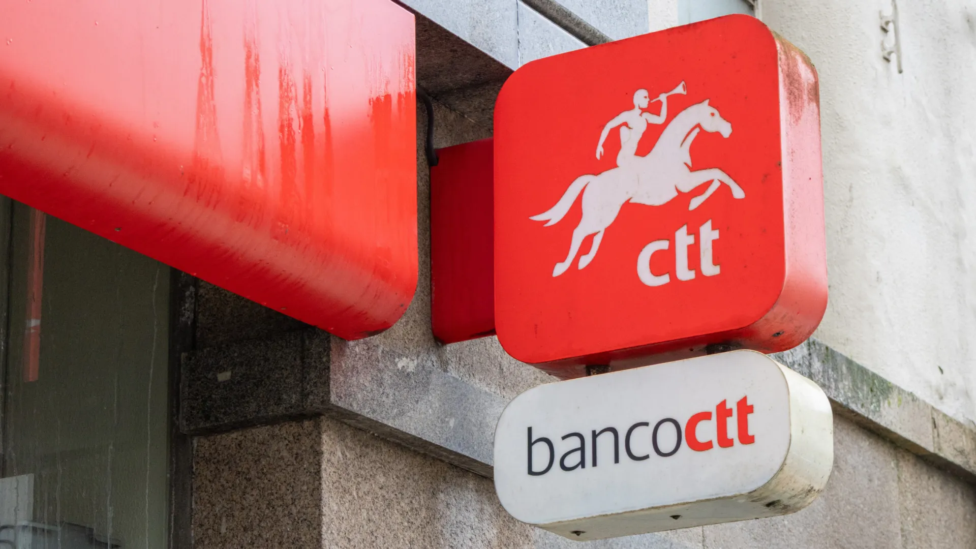 
                    CTT sobem preços: Enviar correio fica mais caro a partir de hoje
                