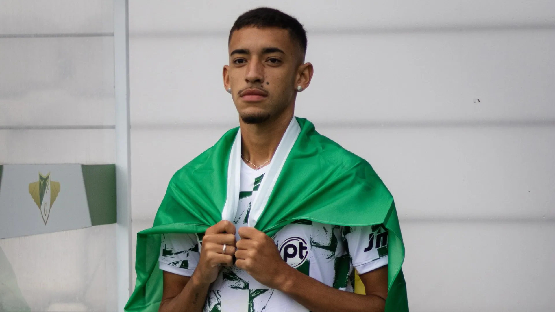 
                    Oficial: Kevyn Monteiro reforça Moreirense por empréstimo do Bragantino
                