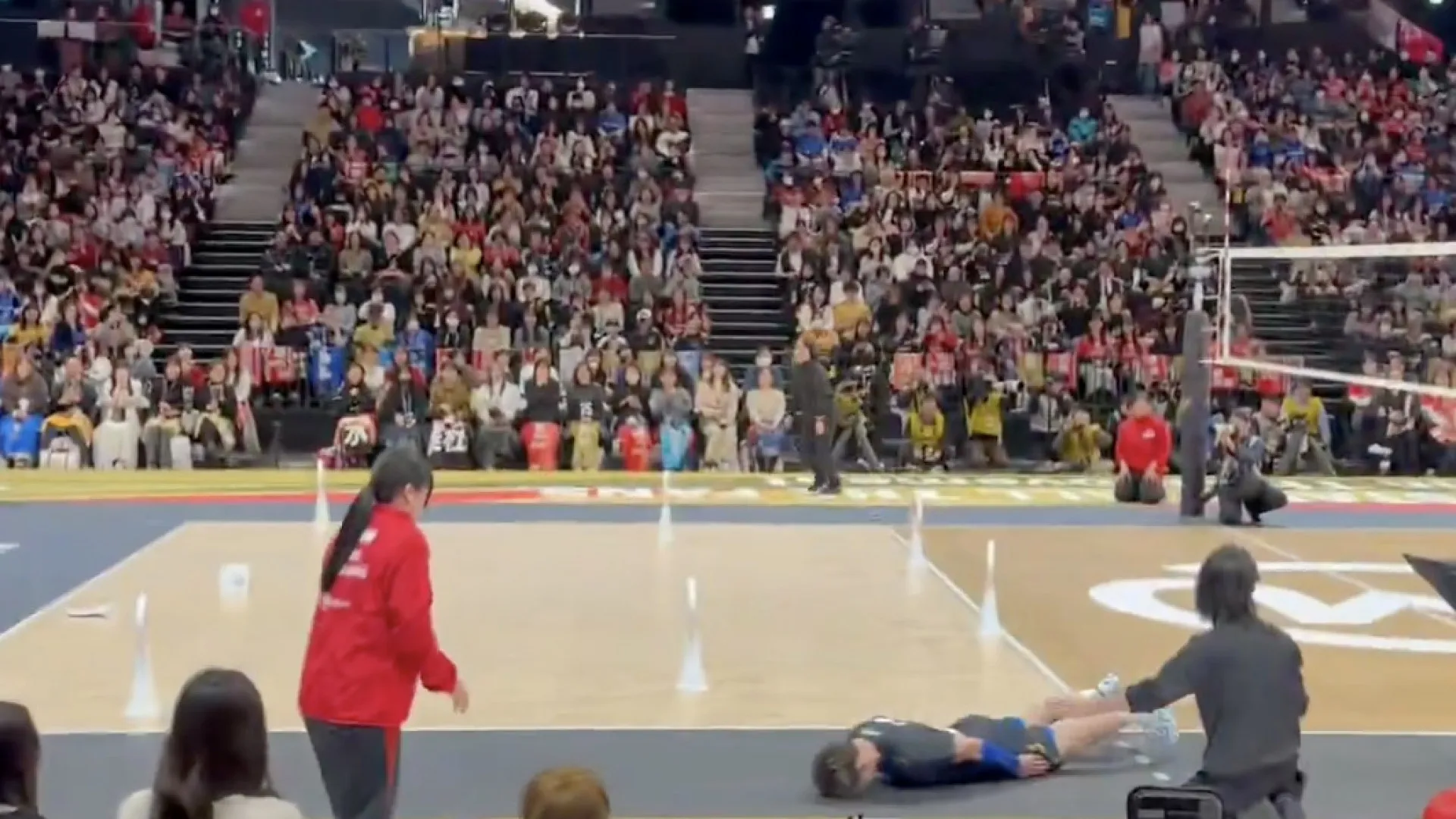 
                    Atinge árbitra com serviço e pedido de desculpa é algo nunca antes visto
                