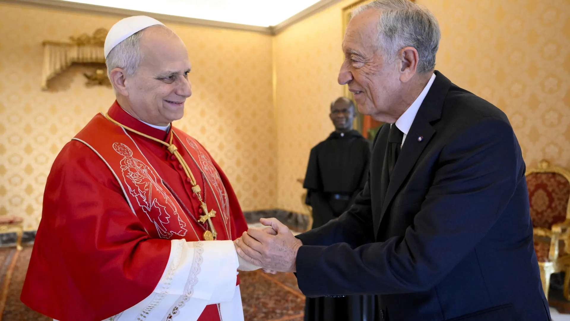 
                    Marcelo recorda desafios que enfrentou como católico nos seus mandatos
                