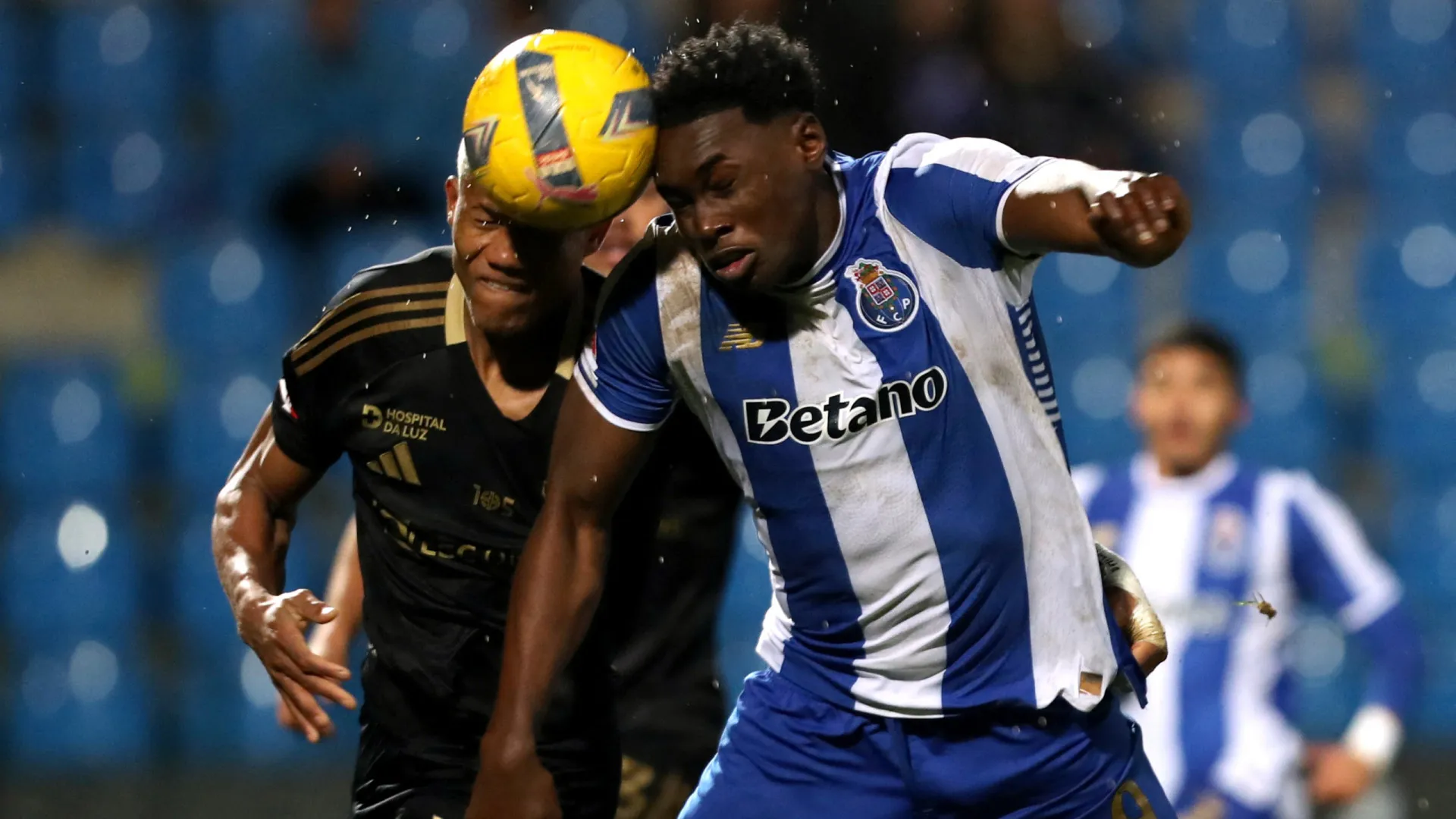 
                    FC Porto vai ao tapete. Sporting 'esfrega as mãos' antes do Clássico
                