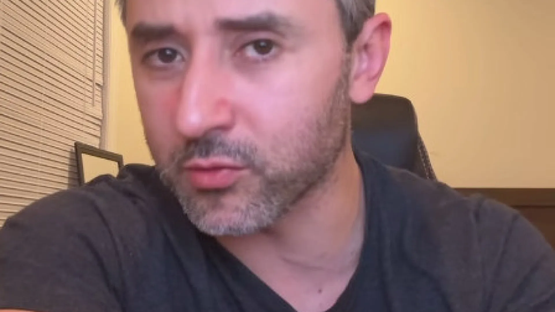 
                    Brasileiro apoiante de Trump detido pelo ICE. Estava ilegal há 15 anos
                