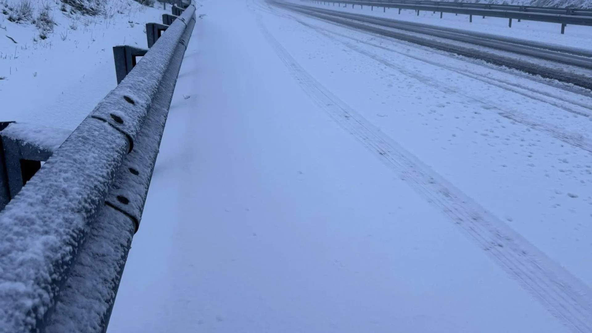
                    Neve voltou a cair (com intensidade) no Norte e Centro do país
                
