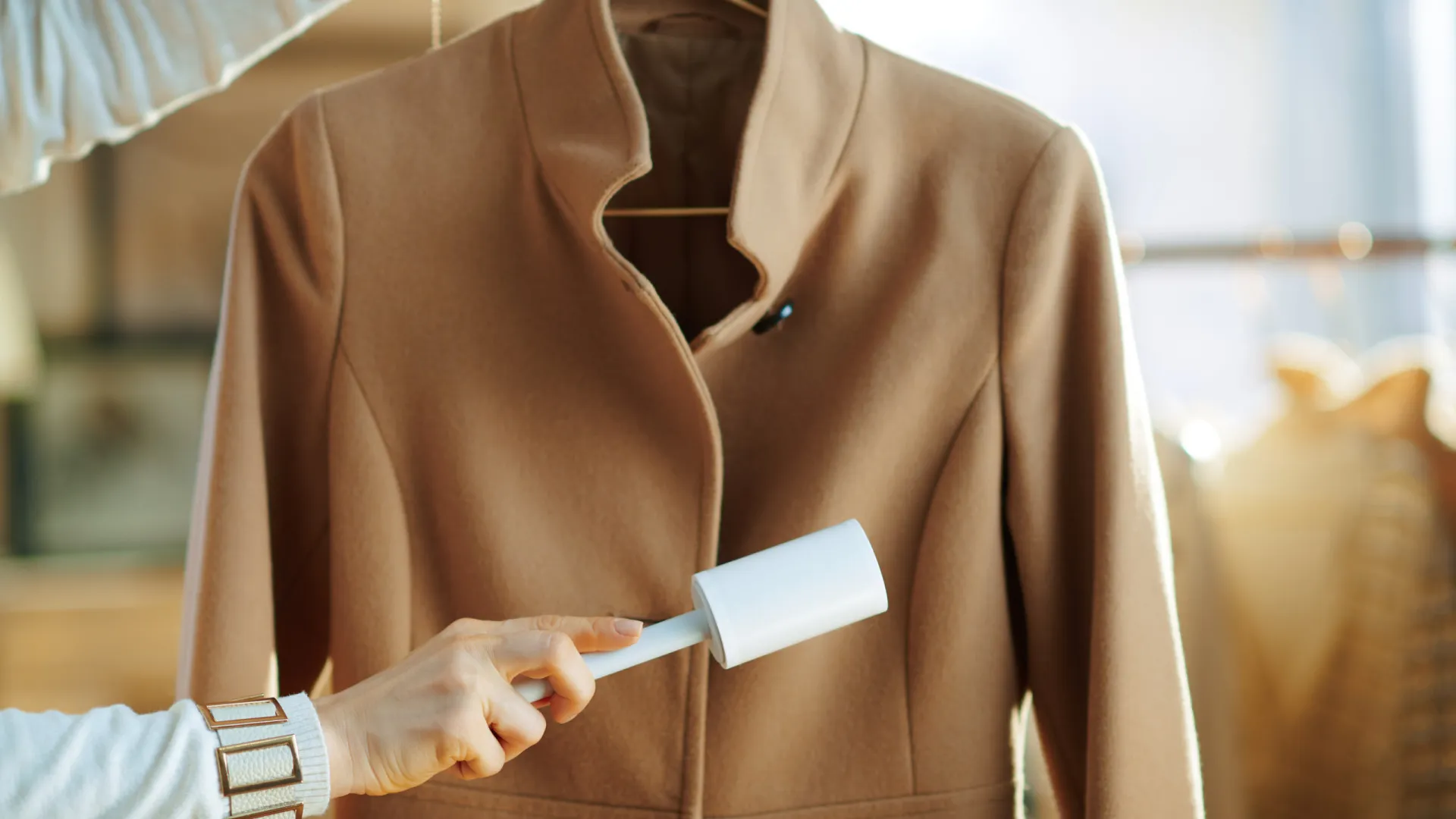 
                    Como lavar um casaco de lã em casa (sem correr o risco de o encolher)
                