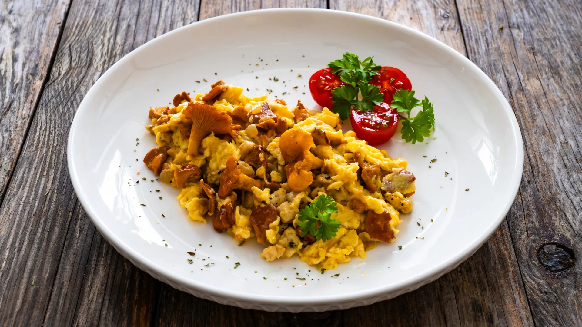 
                    Cogumelos à brás: Uma receita da Tia Cátia para um jantar aconchegante
                