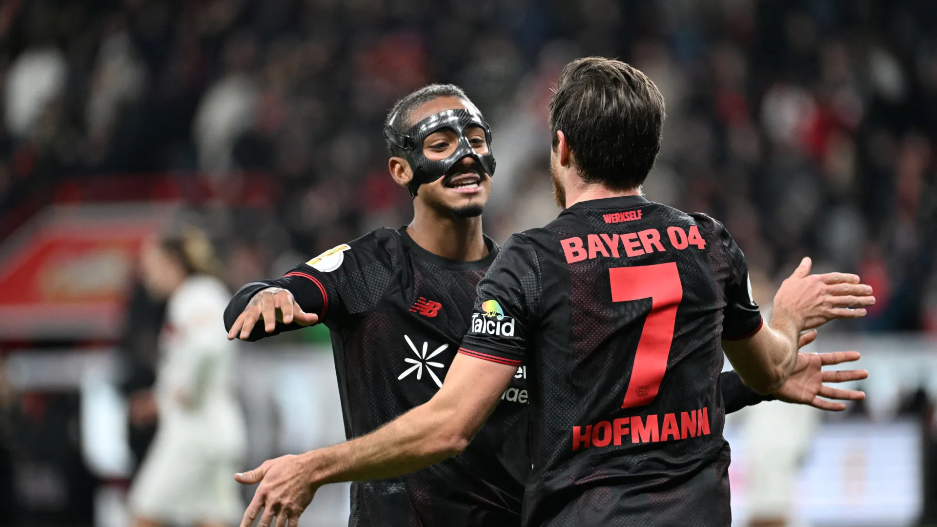 
                    Bayer Leverkusen nas 'meias' da Taça após vitória sobre St. Pauli
                