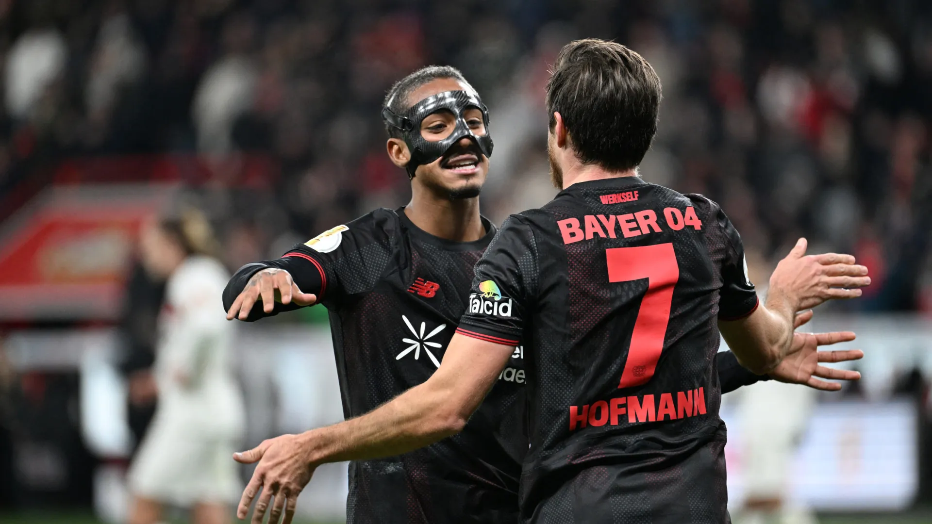 Bayer Leverkusen nas ‘meias’ da Taça após vitória sobre St. Pauli