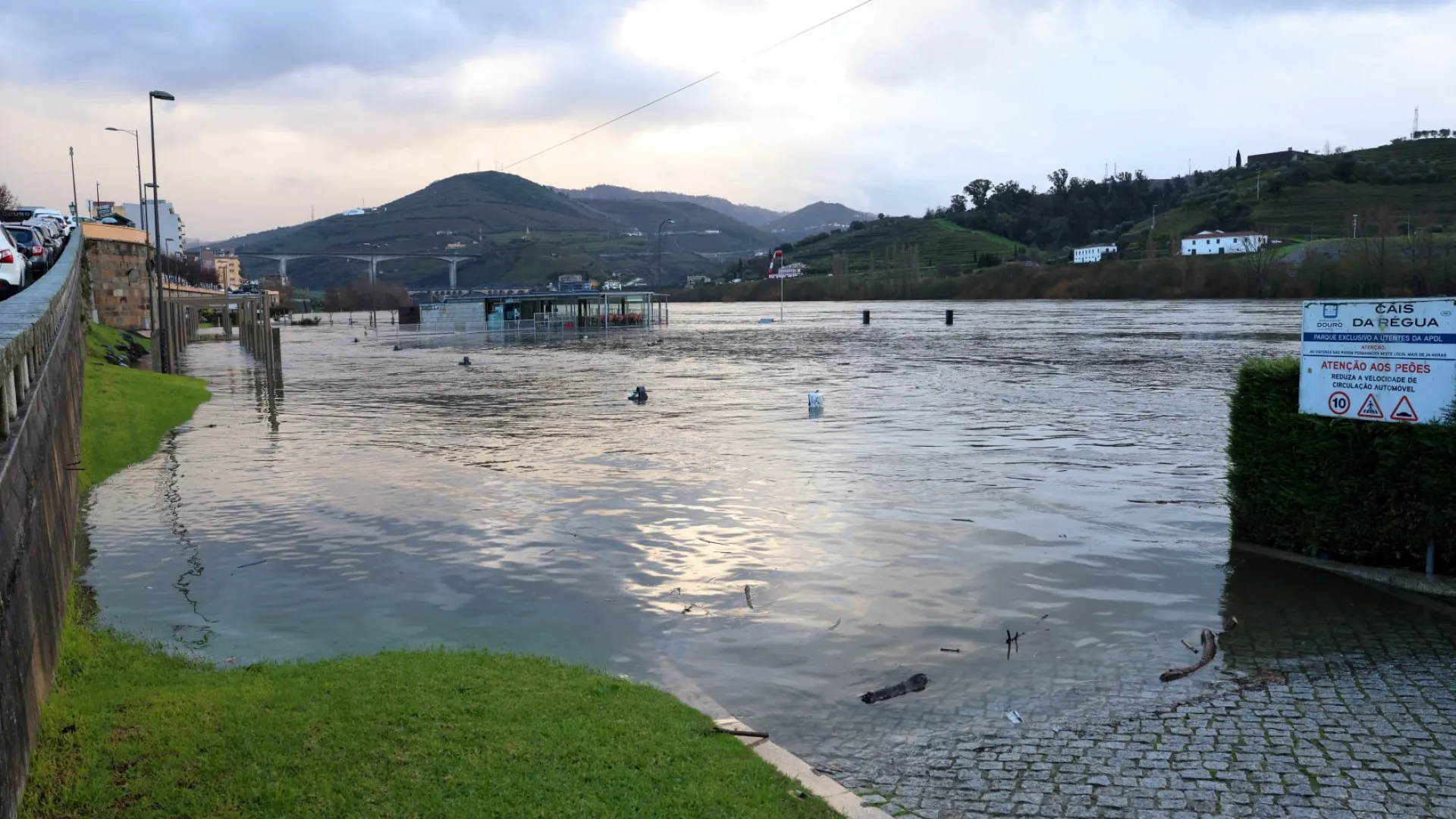 
                    Capitania do Douro prevê maior subida do caudal do rio
                