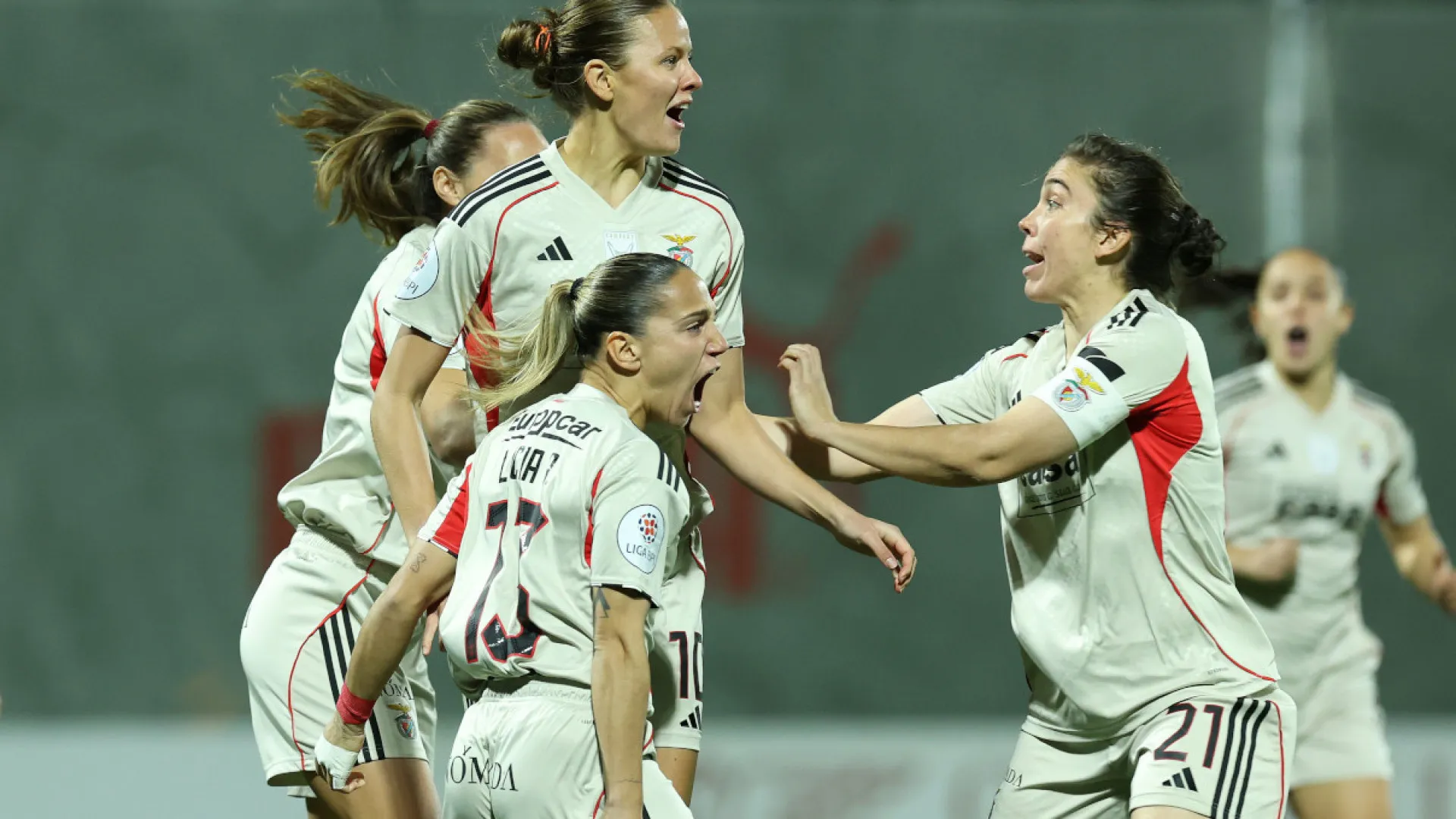 
                    Benfica resolve cedo ante o Braga e está na frente da eliminatória
                