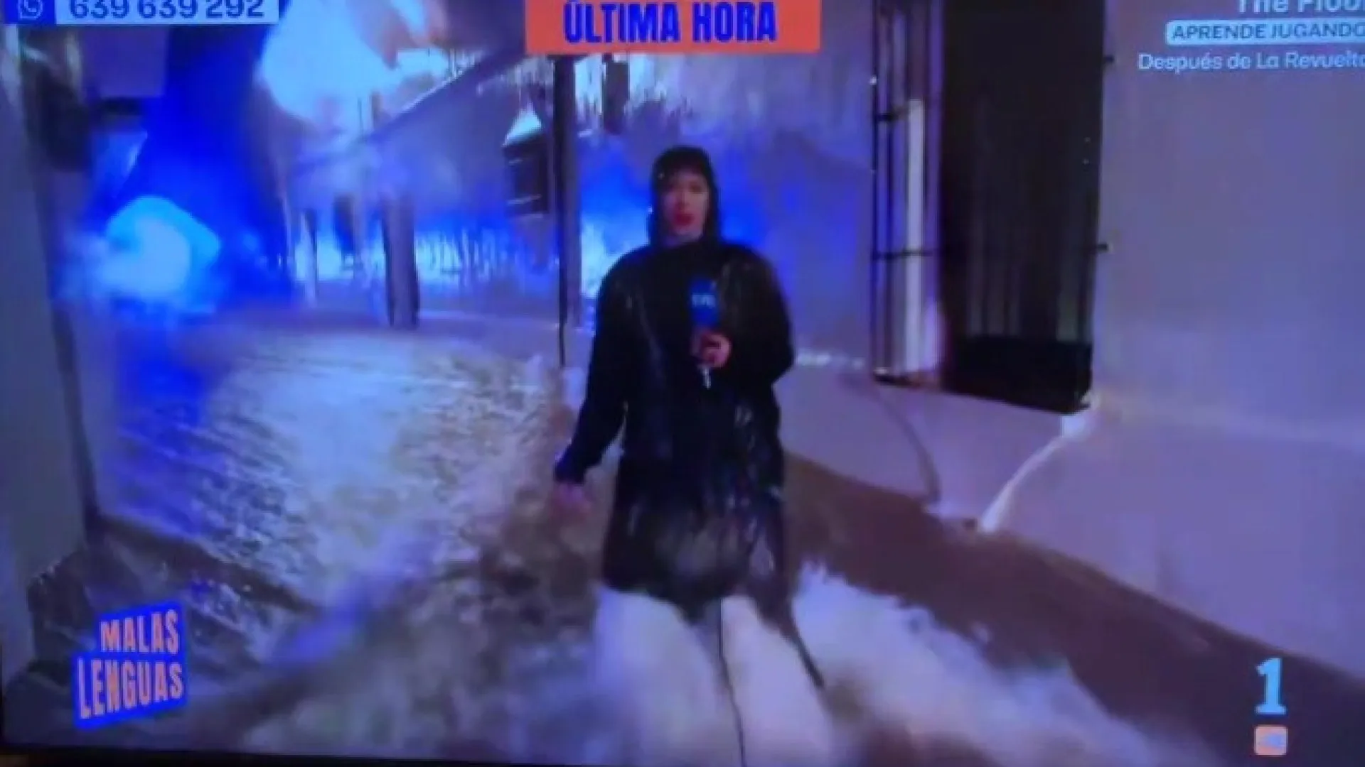 
                    Espanha. Jornalista a reportar cheias desafia avisos e é alvo de críticas
                