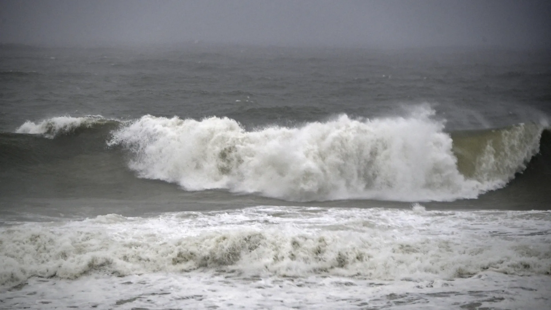 
                    Dez distritos sob aviso laranja por causa da agitação marítima
                