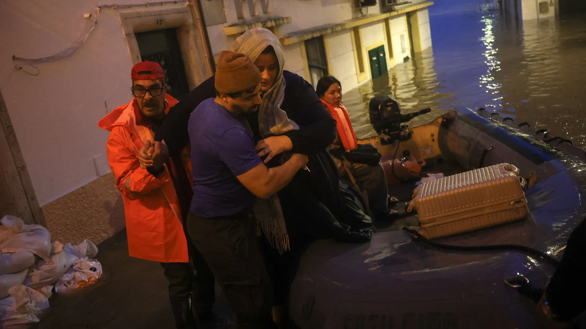 
                    Resgatadas 93 pessoas nos últimos dias da cheia em Alcácer do Sal
                