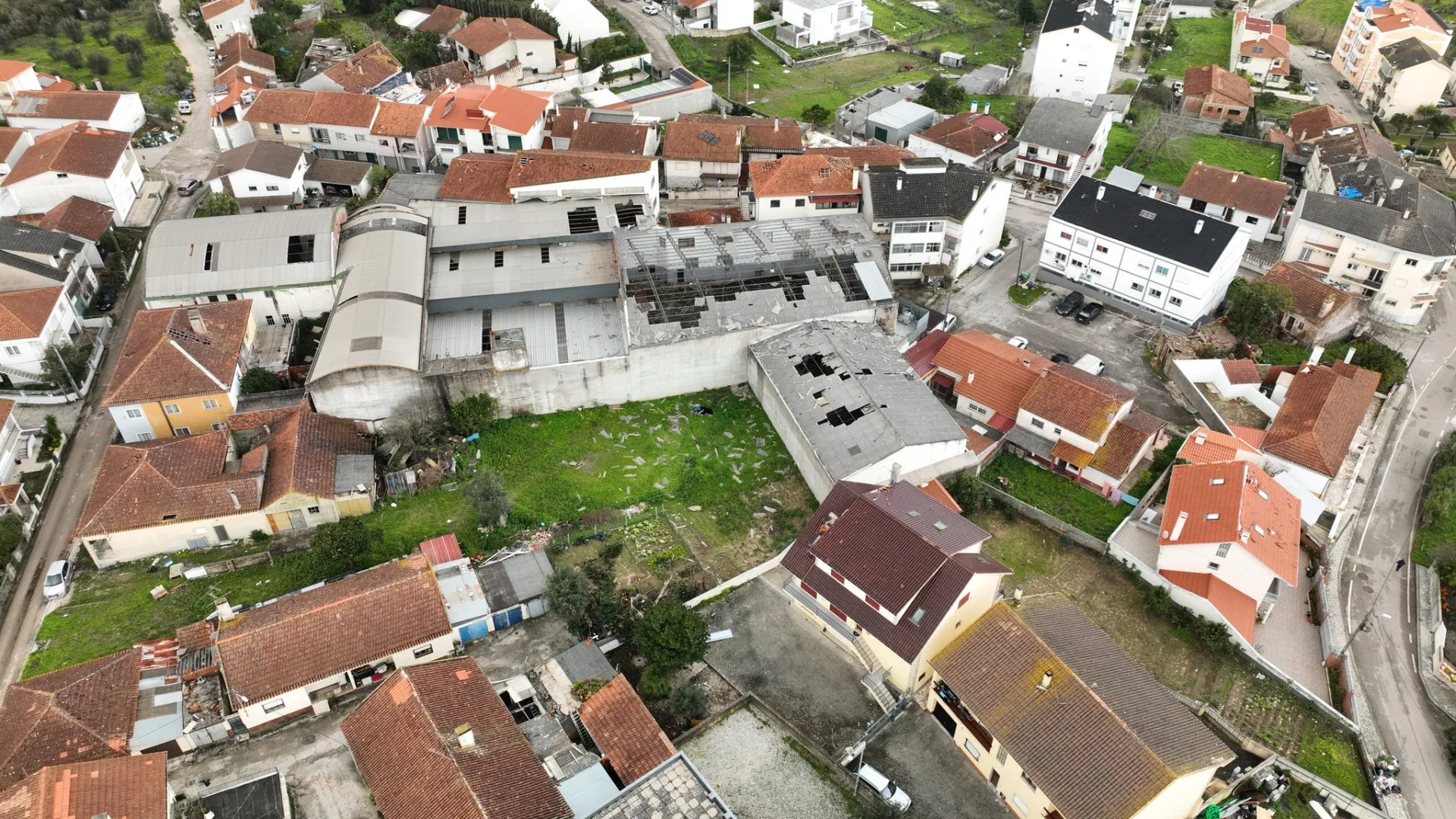 
                    Leiria cria terminal rodoviário provisório junto às piscinas municipais
                