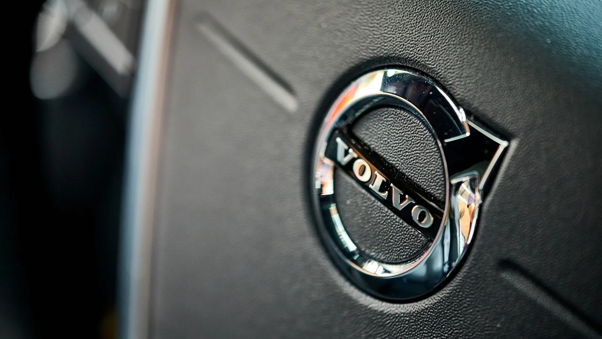 
                    Lucro da Volvo caiu 68% no último trimestre de 2025. Os motivos
                