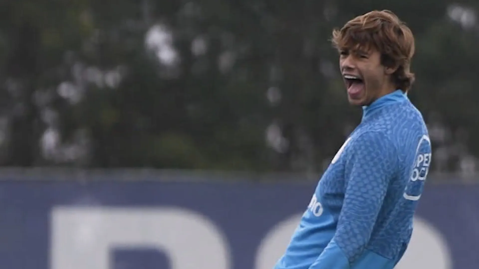 
                    FC Porto prepara Sporting com 'magia' de Rodrigo Mora e poder de Moffi
                