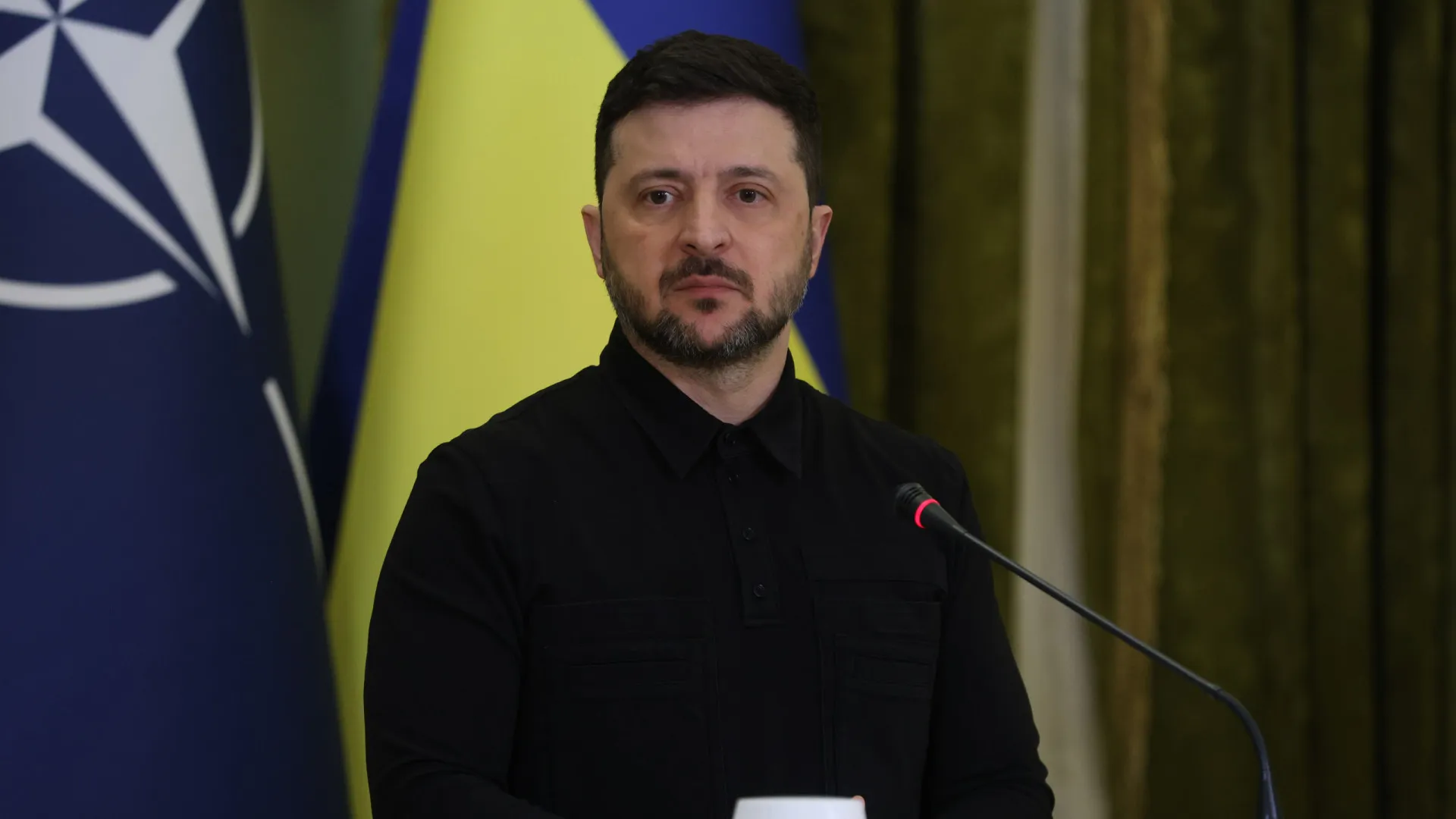
                    Irão: Zelensky apoia operação que leve a mudança de regime em Teerão
                