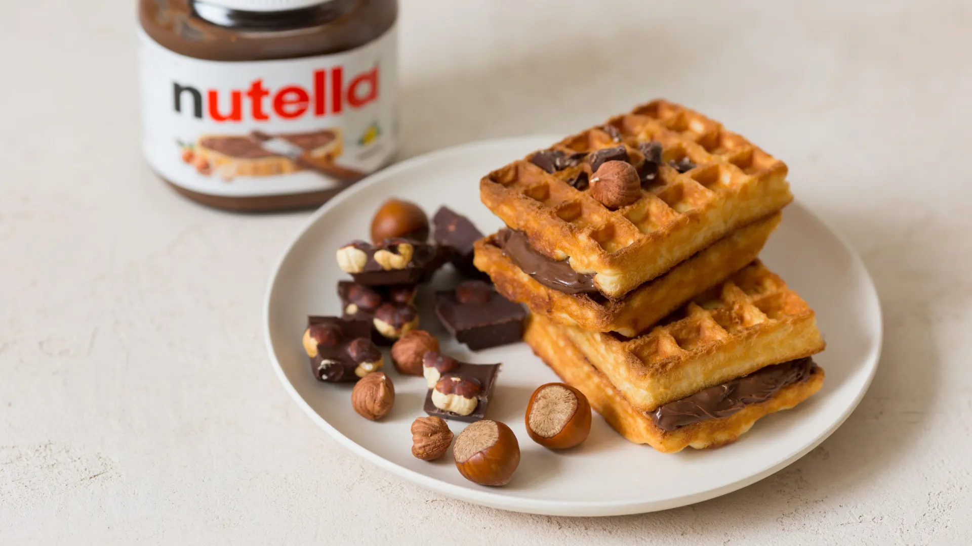 
                    Gulosos, hoje é Dia Mundial da Nutella! As novidades e onde festejar
                