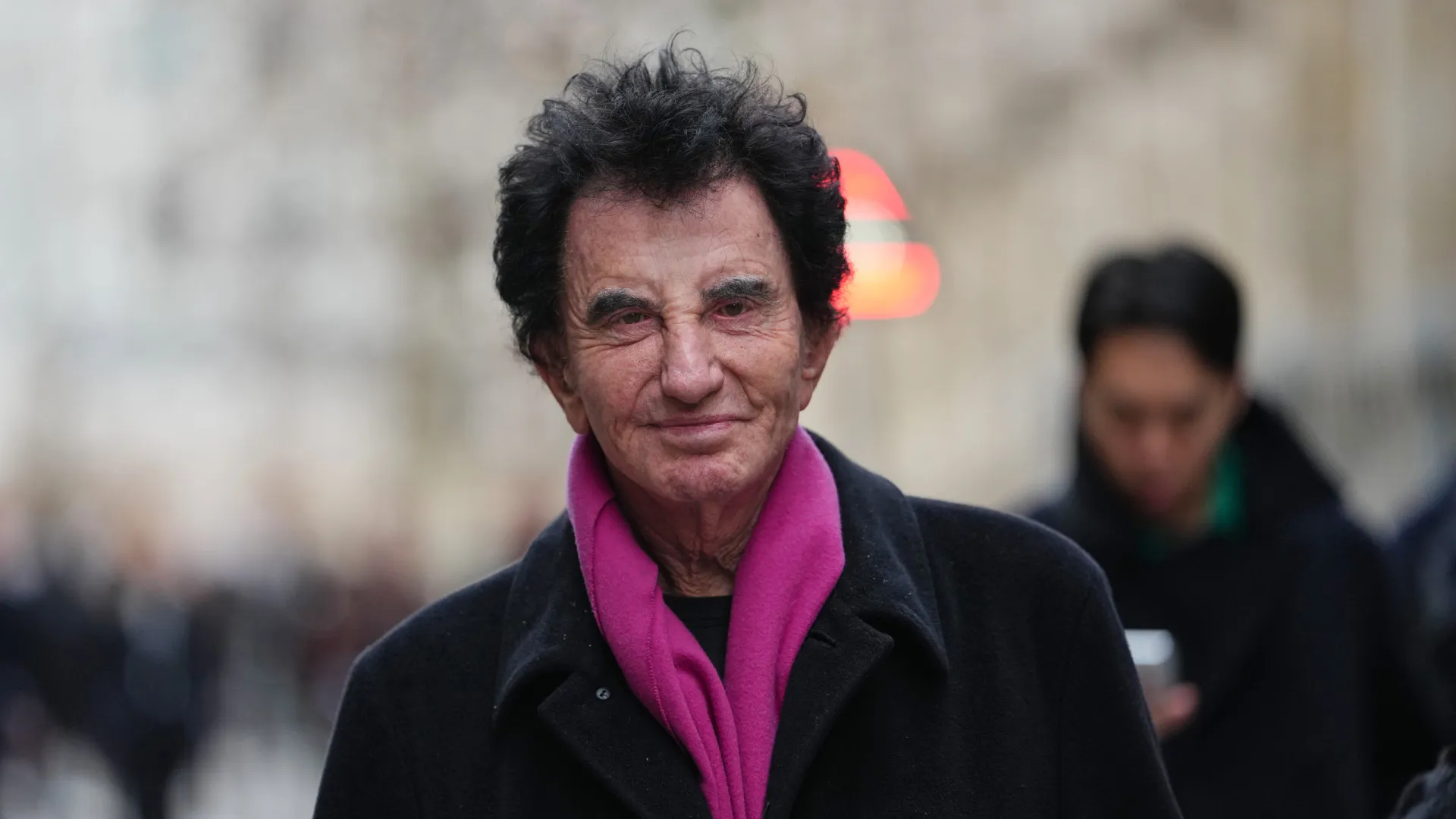 
                    Ex-ministro francês investigado por ligações financeiras a Epstein
                