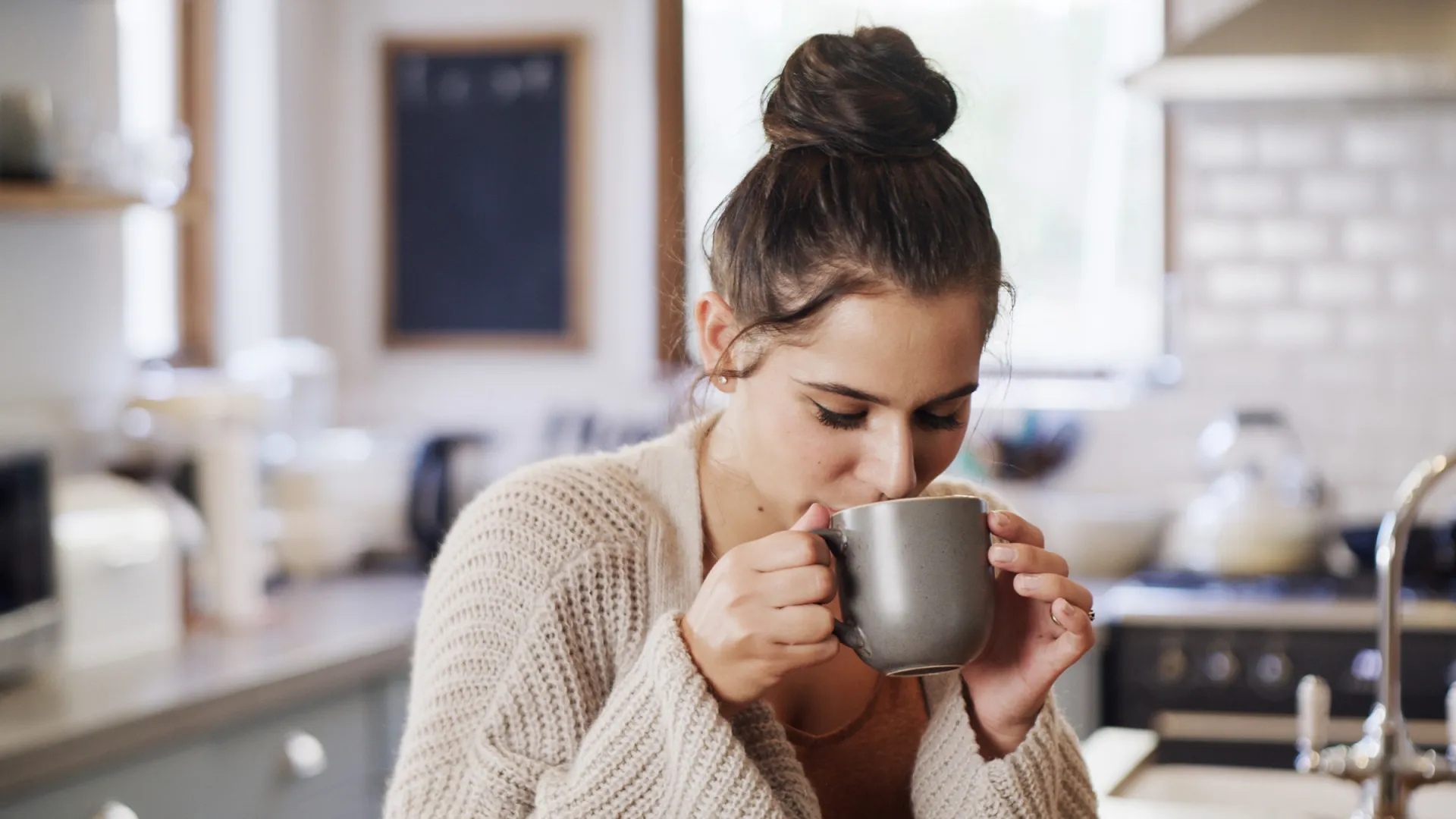 
                    Não beba isto de estômago vazio! As consequências são preocupantes
                