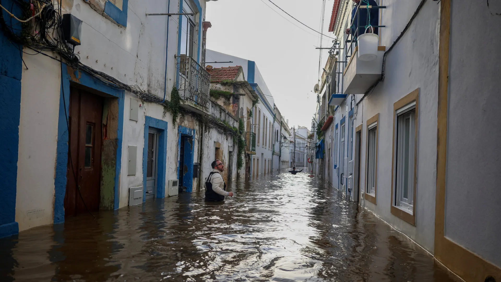 
                    Chuva persistente vai continuar nos próximos dias sobretudo no Norte e Centro
                
