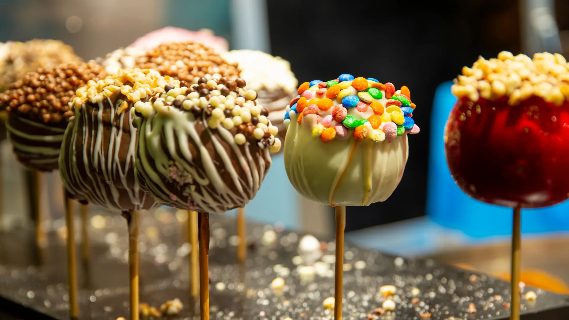 
                    Fim de semana de votos e chuva, mas com chocolate, enchidos e não só 
                