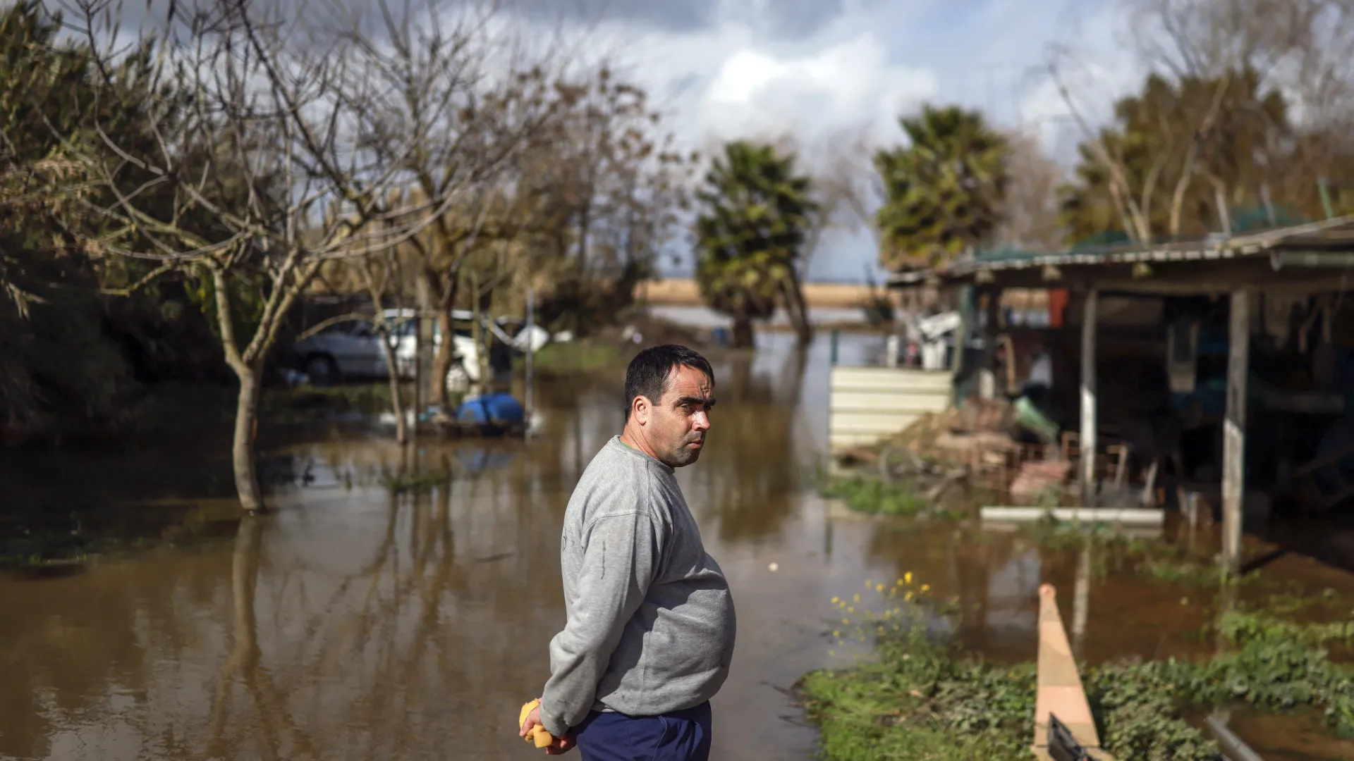 
                    AO MINUTO: Vem aí chuva (e rajadas); 