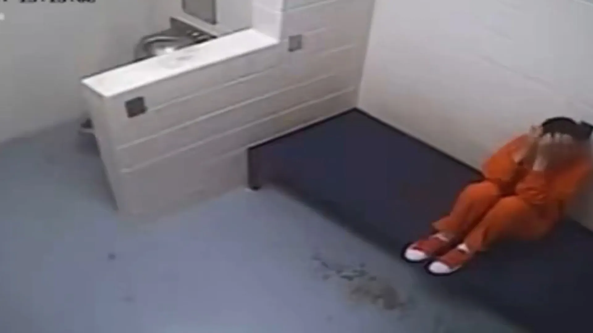 
                    Vídeos de Ghislaine Maxwell detida constam dos ficheiros Epstein. Veja
                