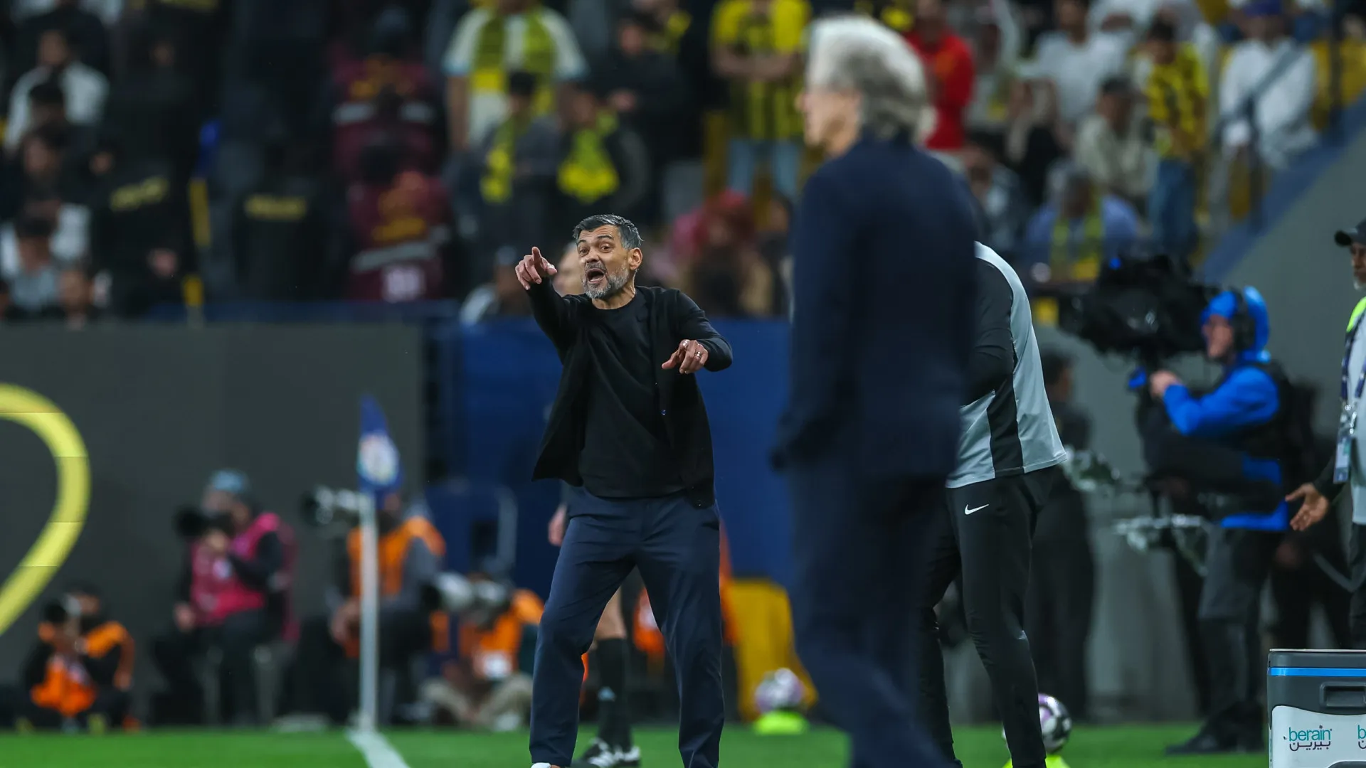 
                    A reação de Sérgio Conceição após derrota frente a Jorge Jesus
                